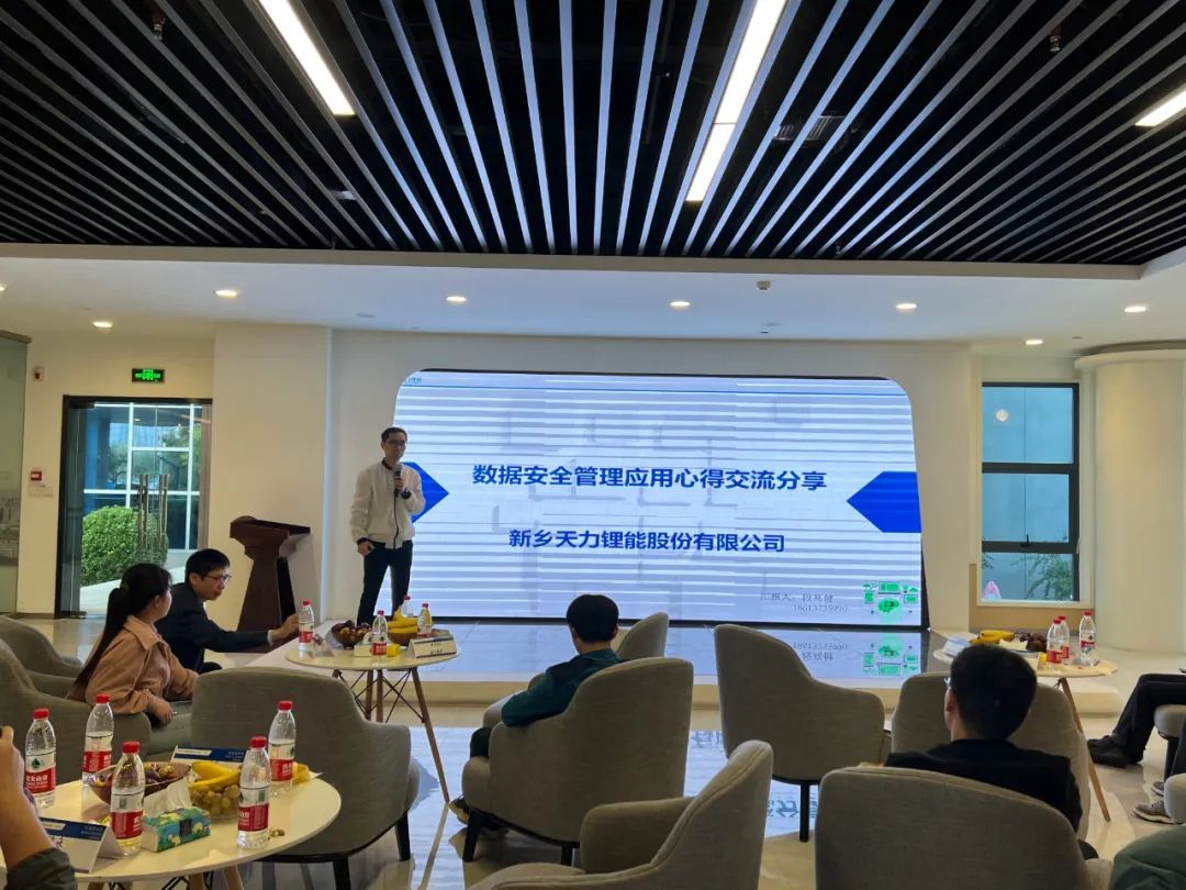 05037da8eeac57d838cbe897b4565c9c.jpg 05037da8eeac57d838cbe897b4565c9c.jpg